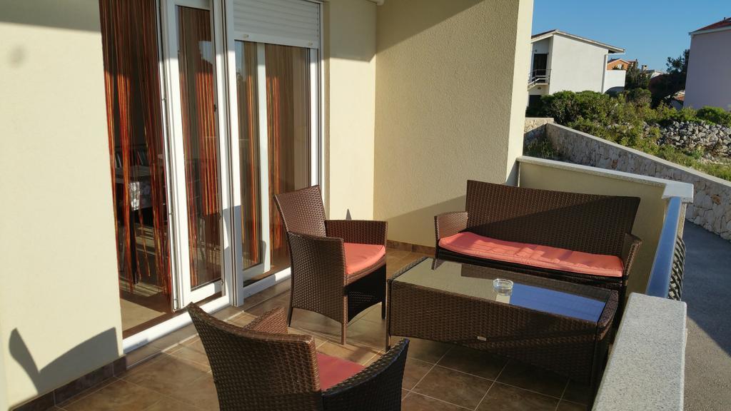 Apartment Karlo Novalja Exterior photo